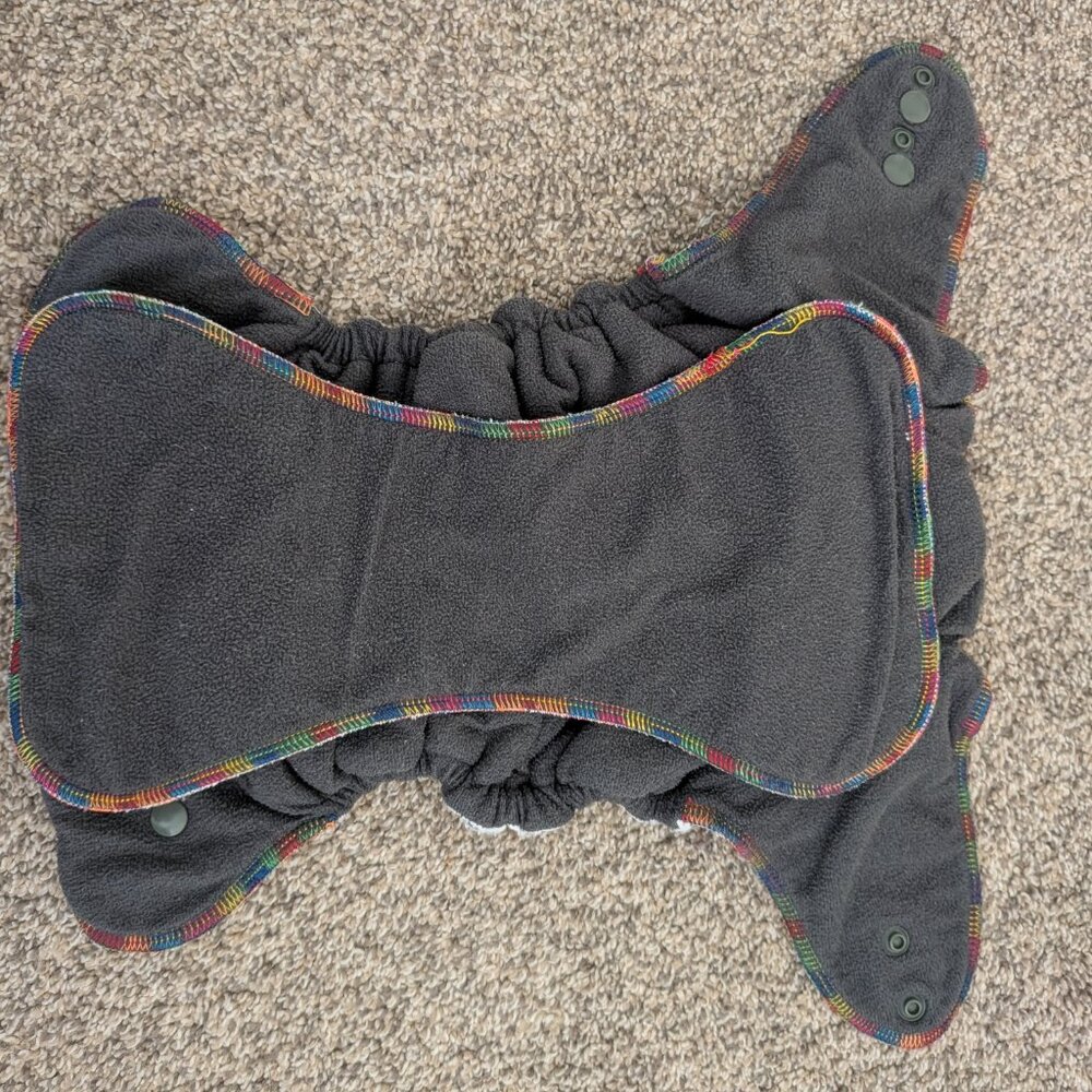 Workhorse Style Fitted Diapers +1 Cover - Picture 3 of 4